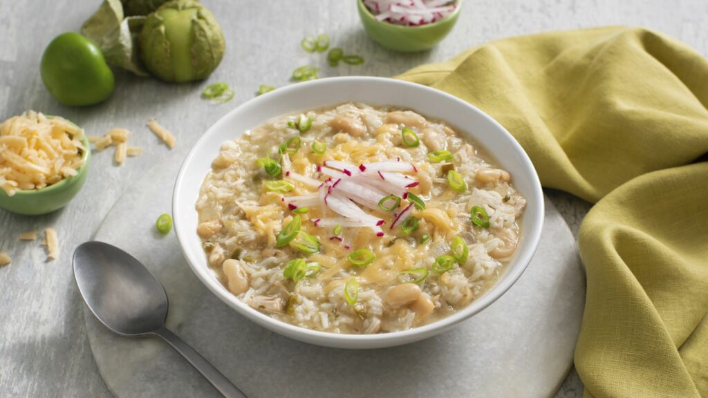 green-chicken-and-rice-chili-with-tomatillo-sauce